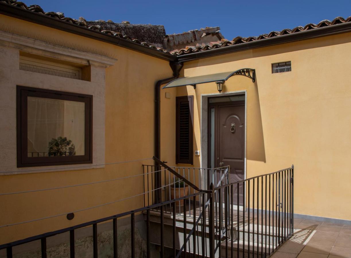 Casa Vacanza Da Dina Modica Exterior photo